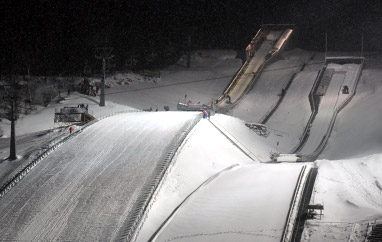 PŚ Lillehammer: 61 skoczków na starcie, Oestvold zastąpi Ringena