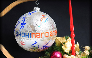 WOŚP 2012: Wylicytuj bombkę z autografami skoczków! Jutro koniec aukcji!